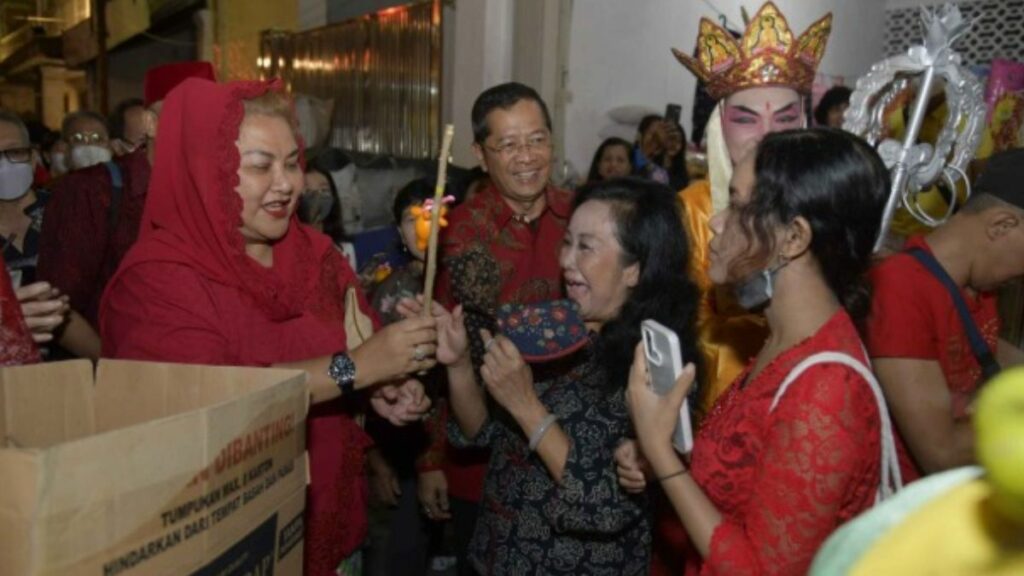 Unik Pasar Imlek Semawis 2025 Wajibkan Pengunjung Kenakan Kebaya dan Batik 1024x576 1