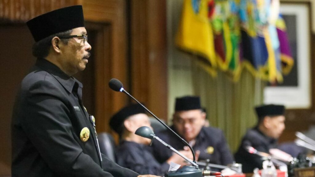 DPRD Jateng Setujui Raperda Pemberdayaan Koperasi dan Usaha Kecil UMKM Makin Kuat 1024x576 1