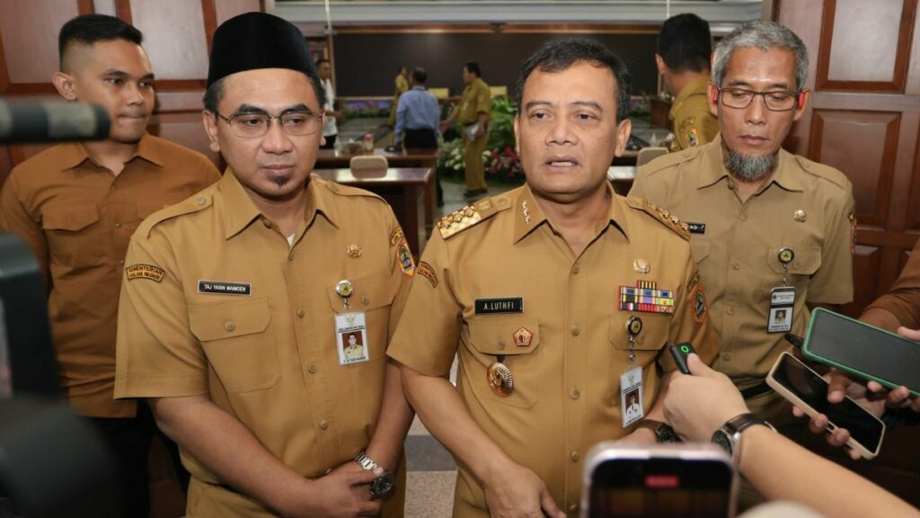 Gubernur Jateng Pastikan Hak Pekerja PT Sritex Terpenuhi 1024x576 1