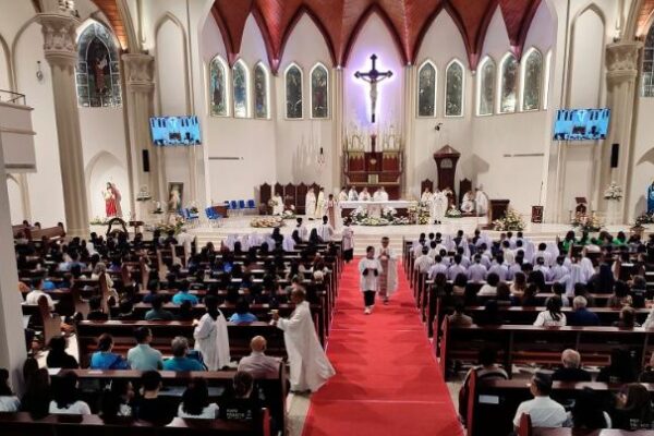 90.000 Lebih Orang Melayat Paus Fransiskus di Basilika Santo Petrus