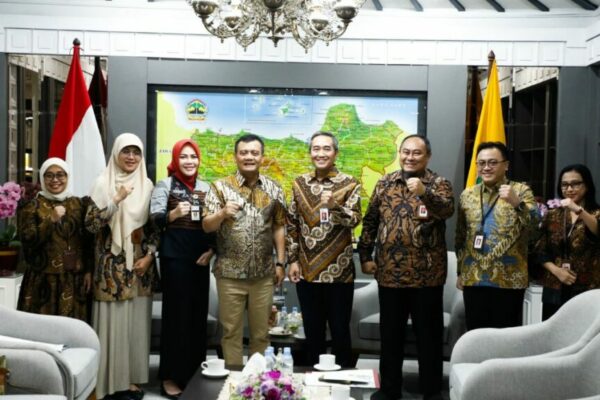 Ahmad Luthfi Perkuat Ekonomi Jateng lewat Kolaborasi Bersama OJK dan Perbankan 1024x576 1