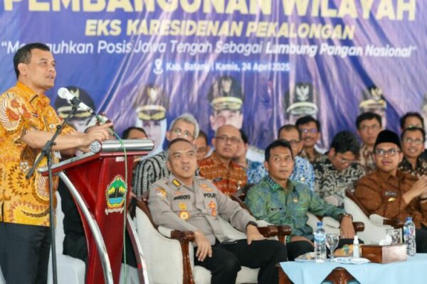 Gubernur Jateng Ahmad Luthfi Tegaskan Komitmen Swasembada Pangan 2026 di Musrenbangwil Batang 1024x576 1
