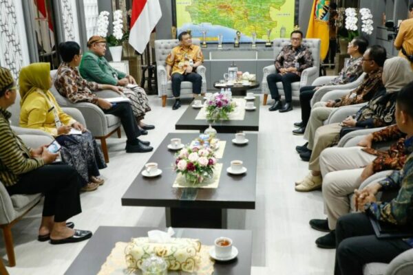 Pemprov Jateng Perhutani dan Kementerian LHK Kolaborasi Maksimalkan Potensi Hutan 1024x576 1