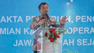 Kado May Day dari Gubernur Jateng Koperasi Buruh Resmi Berdiri di Kawasan Industri Semarang 1024x576 1