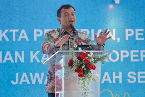 Kado May Day dari Gubernur Jateng Koperasi Buruh Resmi Berdiri di Kawasan Industri Semarang 1024x576 1