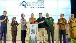 Ribuan Pencari Kerja Serbu Salatiga Job Fair 2025 62 Perusahaan Tawarkan Ribuan Lowongan 1024x576 1