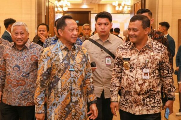 Sinergi Pemerintah dan Akademisi Mendagri Dorong Daerah Lain Tiru Jawa Tengah 1024x576 1