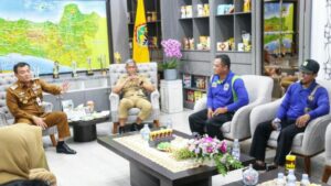 Tanggapi Unjuk Rasa Gubernur Jateng Siap Kawal Aspirasi Penjaga Pintu Air 1024x576 1