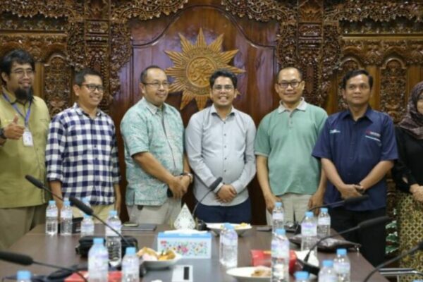 100 Hari Kerja LuthfiE28093Yasin Tuai Apresiasi Ombudsman Respons Cepat Masalah Tuntas 1024x576 1
