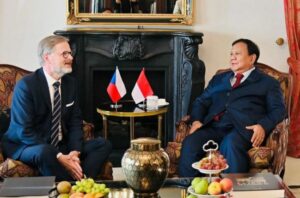 Prabowo Terima Kunjungan PM Ceko Petr Fiala saat Singgah di Praha