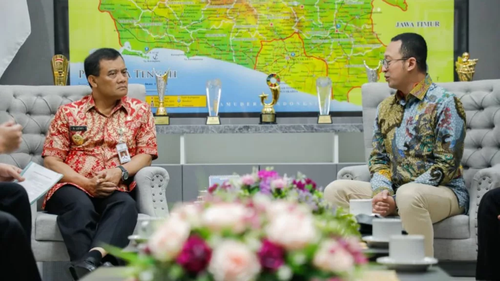 Pemprov Jateng Targetkan 1000 Sambungan Listrik Gratis untuk Warga Miskin pada 2025 1024x576 1