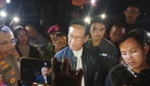 Sultan HB X Temui Pendemo Ajak Berdemokrasi Tanpa Kekerasan