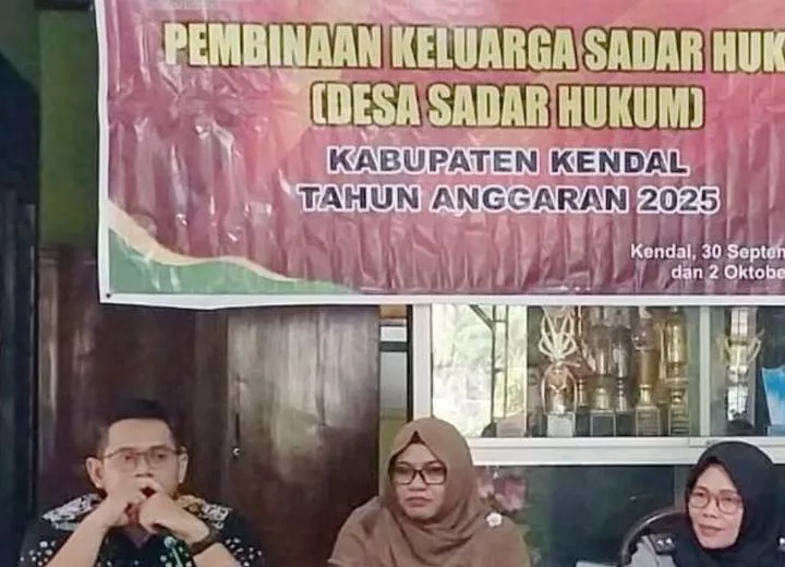 Penyuluh Kemenkum Jateng Bina Kadarkum dan Posbankum Desa di Kendal