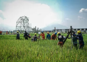 PLN Dirikan Tower Darurat Pulihkan Listrik Klaten Pascacuaca Ekstrem