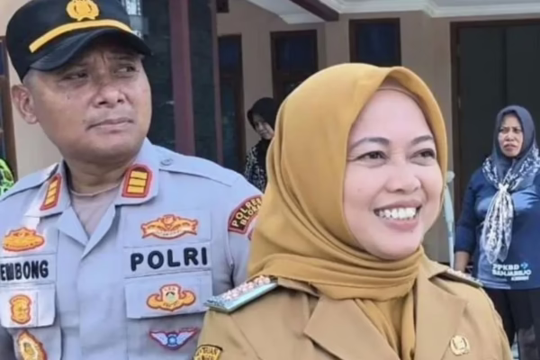 Pemkab Blora Bantu Sambungan Listrik 25 Keluarga di Banjarejo