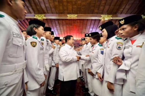 Prabowo Apresiasi Dedikasi Paskibraka Kibarkan Sang Merah Putih