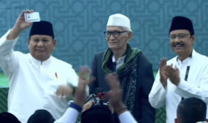 Prabowo Resmi Terima Kartu Anggota NU di Penutupan Muktamar ke 35 NU